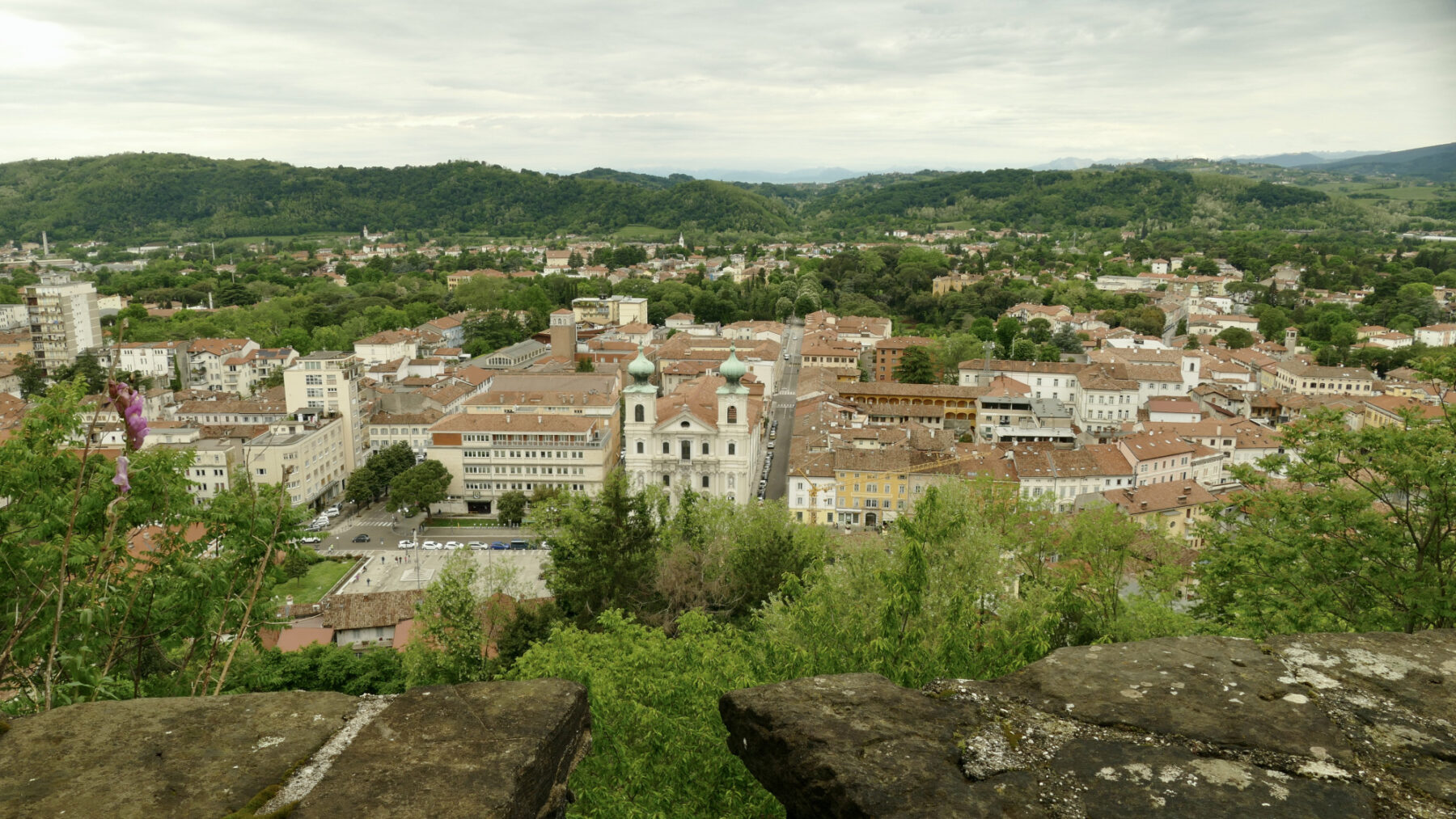 Chiesa di Sant'Ignazio, vista dal castello di Gorizia