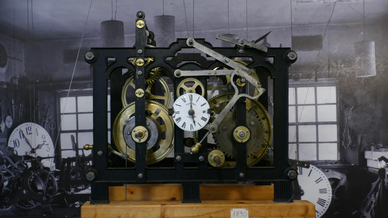 Orologio da torre, museo dell'orologeria pesarina, particolare, Pesariis - foto di Lara Carrer