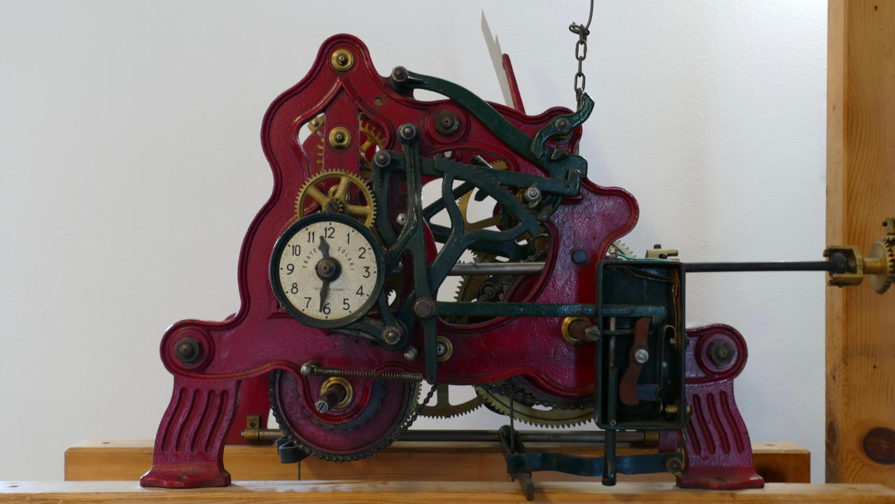 Orologio da torre, museo dell'orologeria pesarina, particolare, Pesariis - foto Continuo