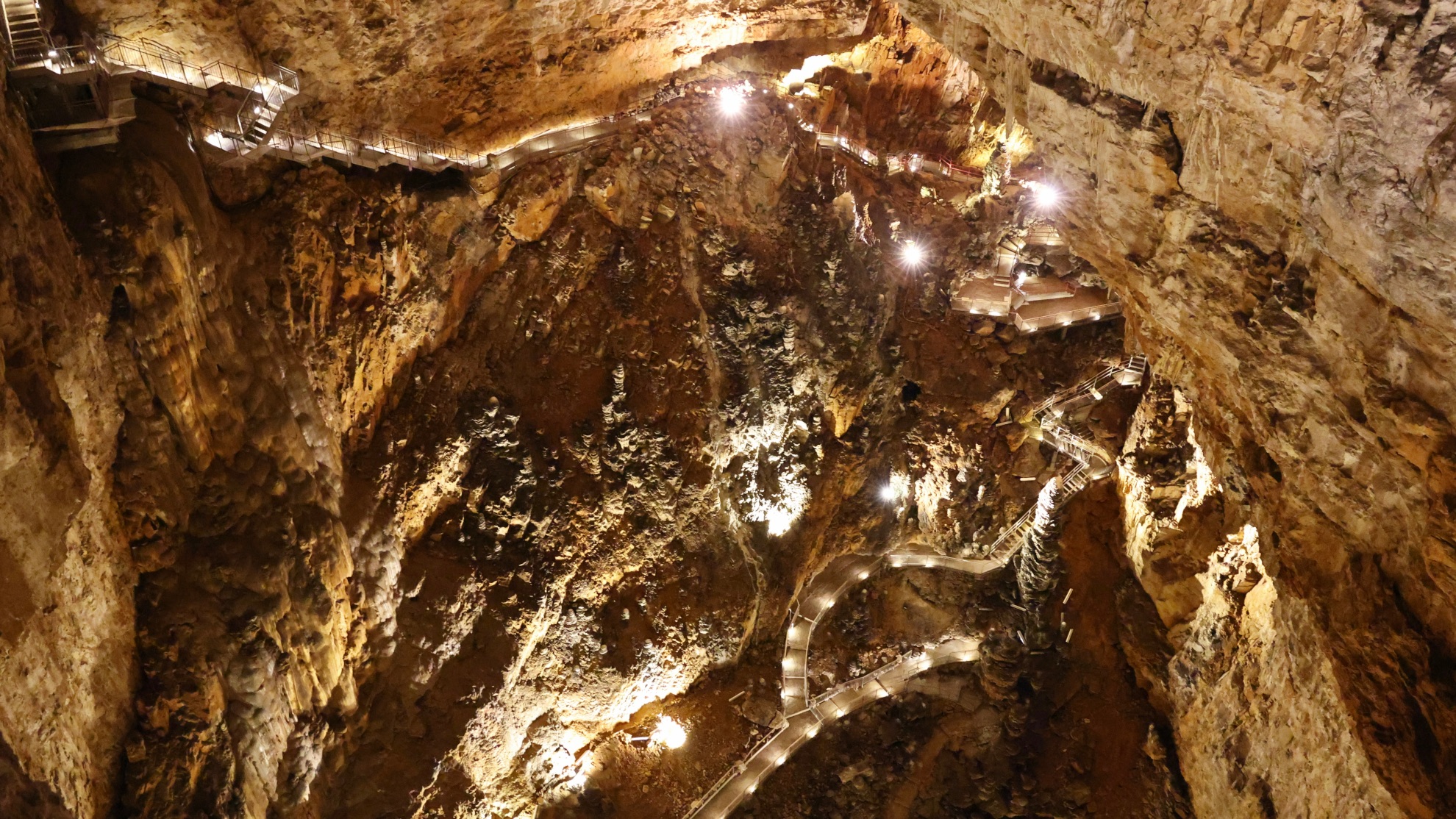 Topofonie.it - La Grotta Gigante - foto di Lara Carrer